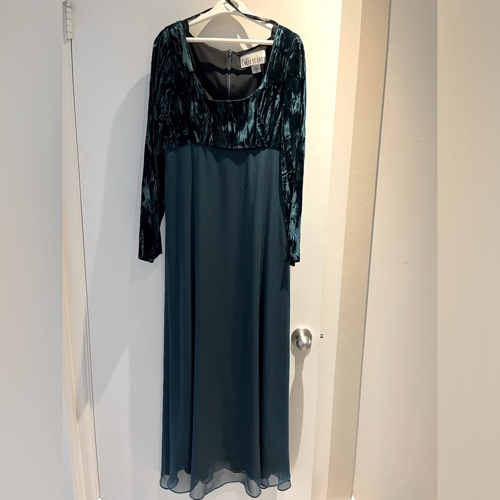 Green Formal Empire-waist Dress with Crushed Velvet Bodice